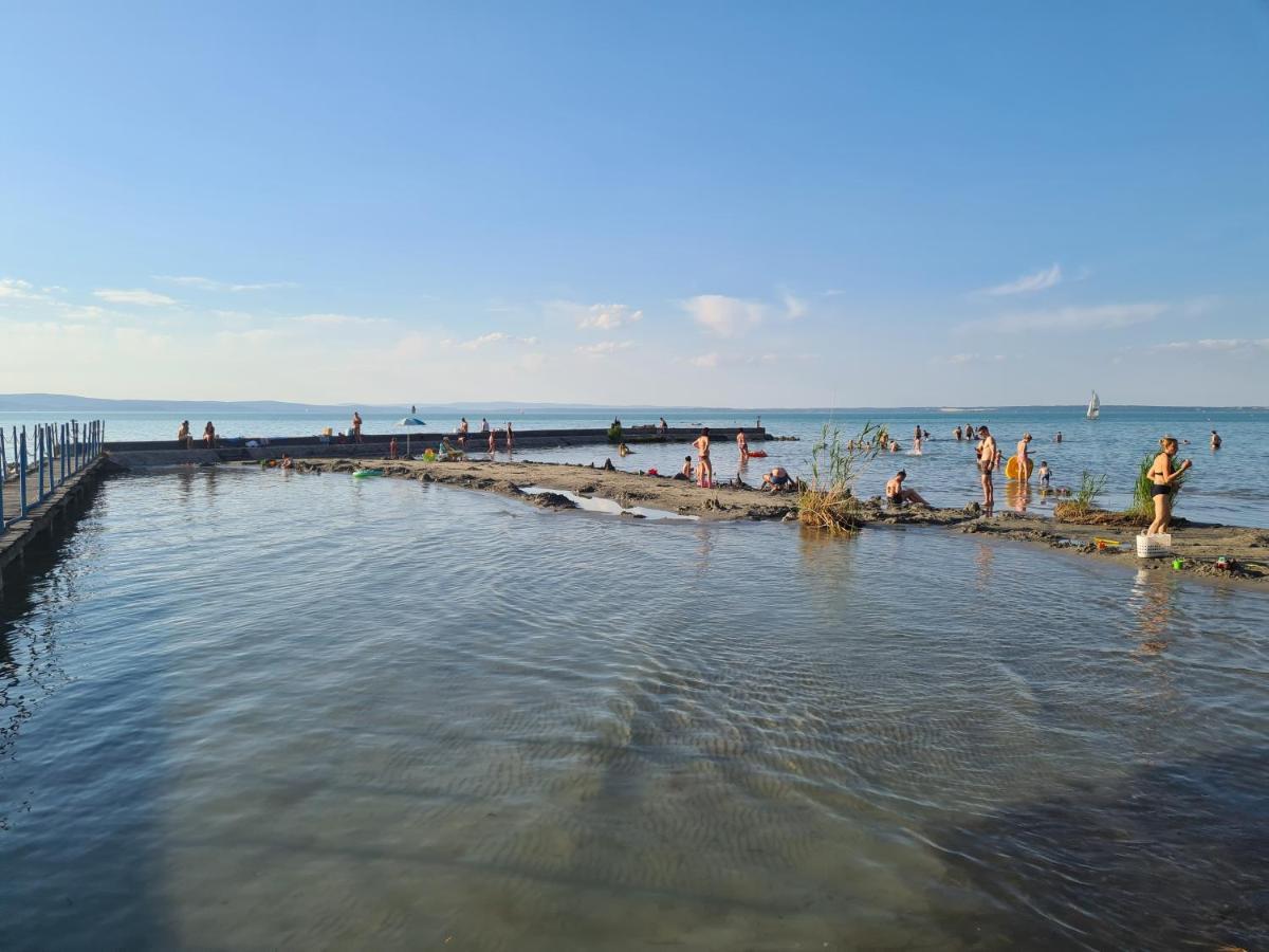 Eda Beach Apartman Siofok Ngoại thất bức ảnh