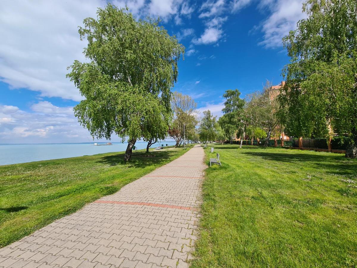 Eda Beach Apartman Siofok Ngoại thất bức ảnh